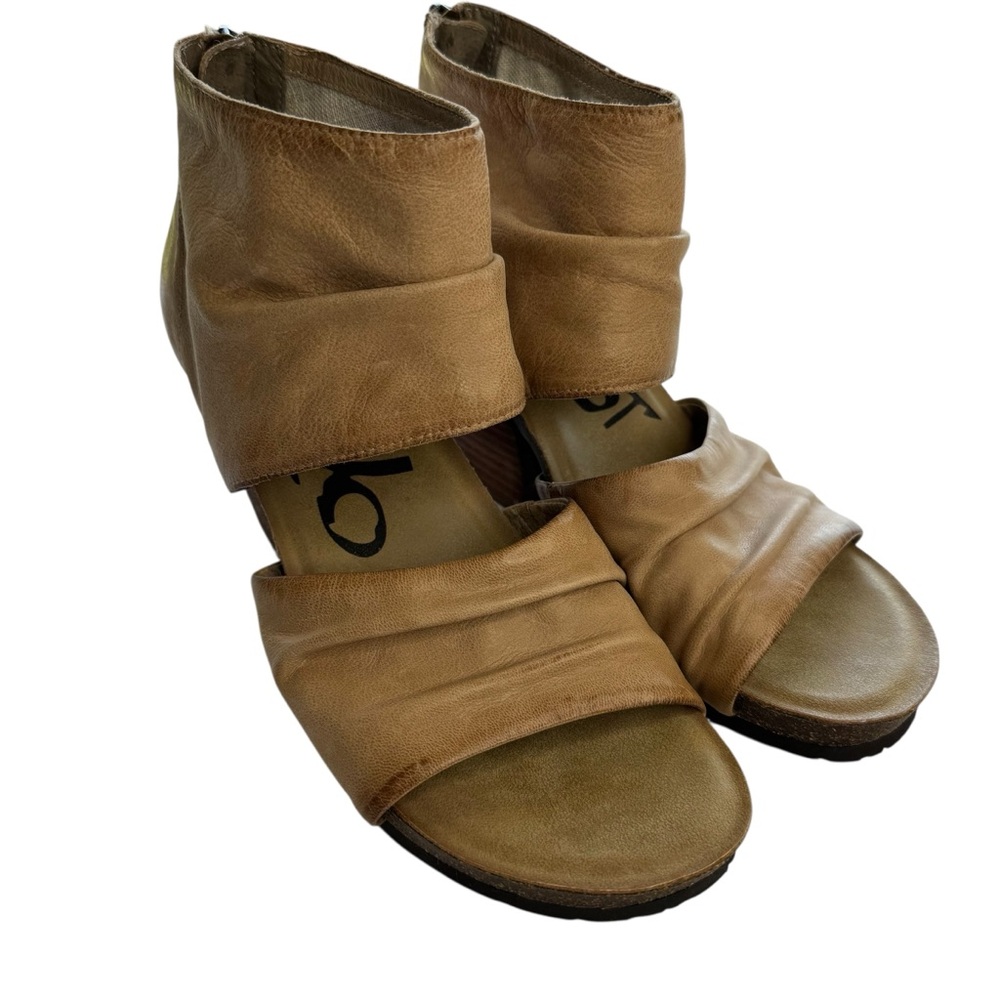 OTBT Patchouli Sandals Women’s Tan Heeled Boho Open Toe Shoes Size 9.5